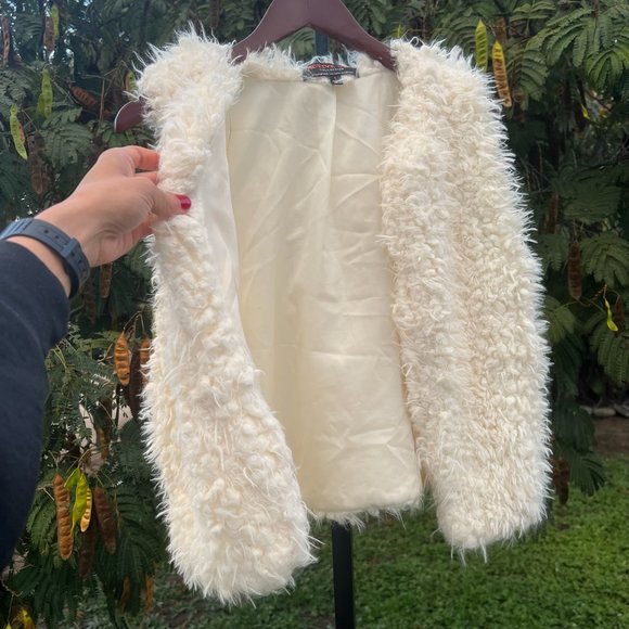 Active USA Faux Fur Cream Vest Size L - Picture 5 of 6